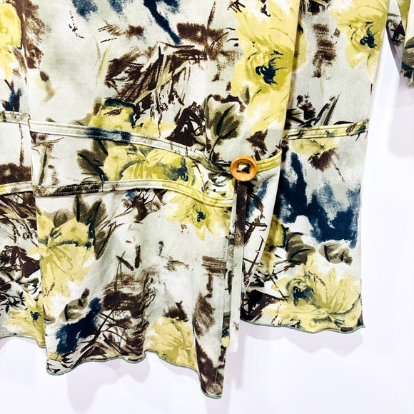 VIN ROUGE – Green Floral Wrap Top with Button Detail | Soft Jersey Knit | XXL * - Picture 8 of 9